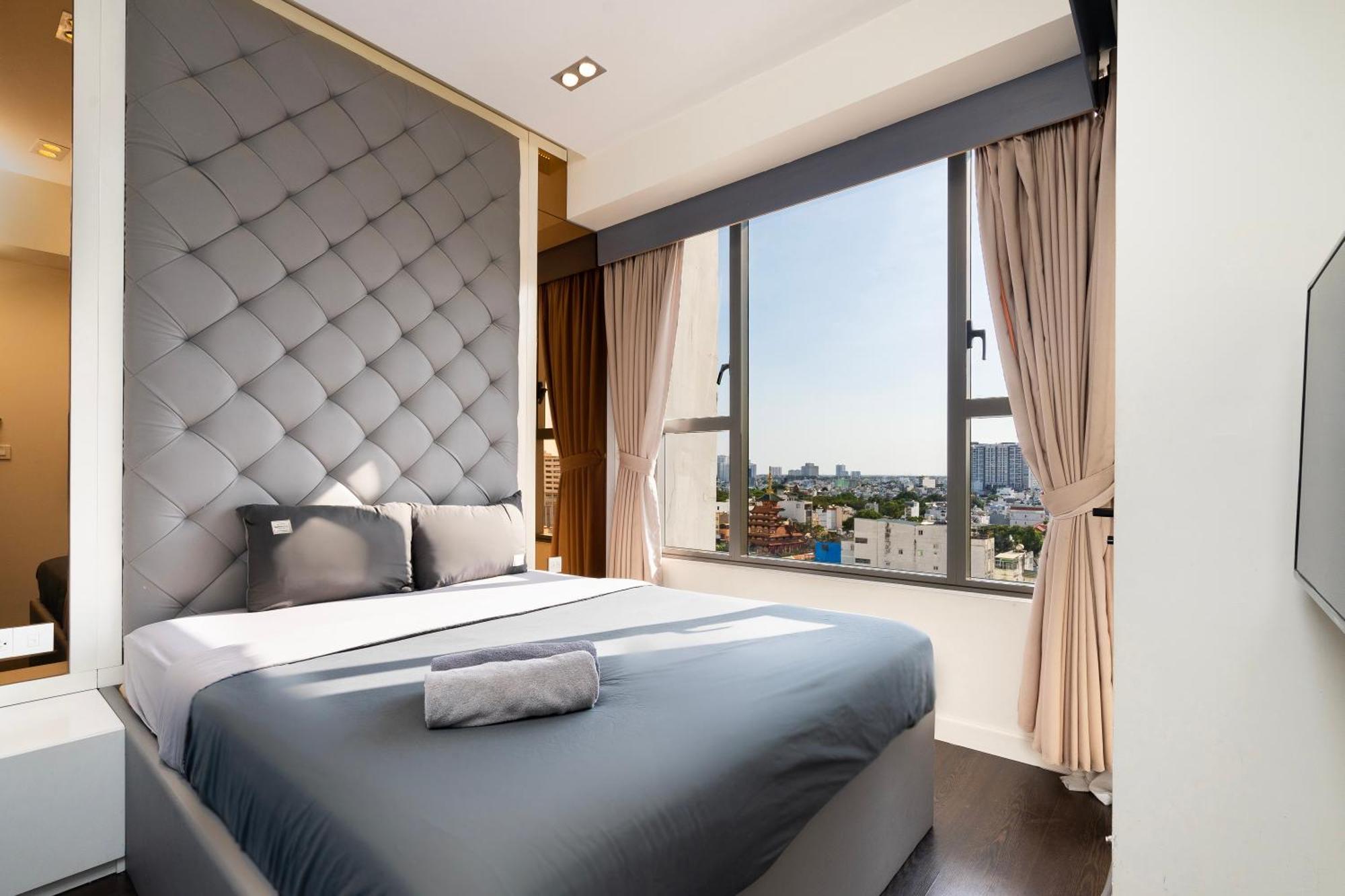 Stay With Me Saigon Apartment - Rivergate Residence Хошимин Экстерьер фото